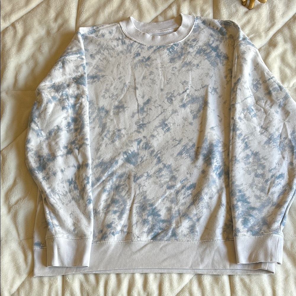 Blue and White Crewneck Sweater with Ribbed Cuffs